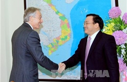 Phó Thủ tướng Hoàng Trung Hải tiếp ông Tony Blair 